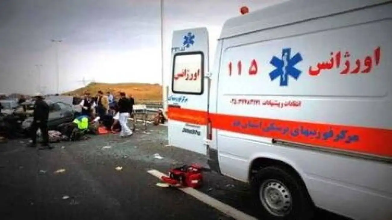 8 مصدوم در واژگونی ون در جاده کرج