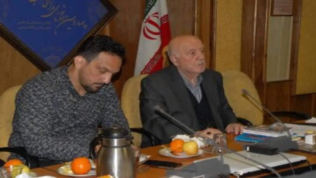 رنگرز: داشته های ما در فرنگی کم است -  درستکار: کشتی لنگ من نیست