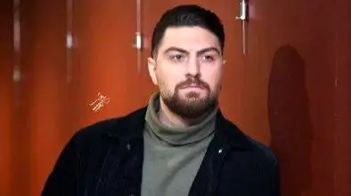 ویدیو -   امیرحسین فتحی بازیگر سریال شغال: پز نیست میخوام اسپانیا ویلا بخرم  -   پولدارم ...  -   خونه و ماشین دارم  ...