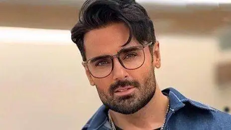 دانلود آهنگ زیبای (عادتت میدم بی من جایی نری) از سهراب پاکزاد