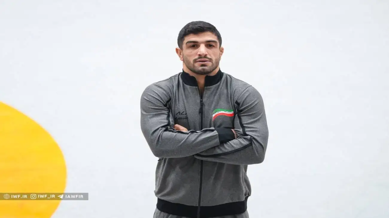 ویدیو  -  مصدومیت جالب کامران قاسم پور در فرودگاه امام!