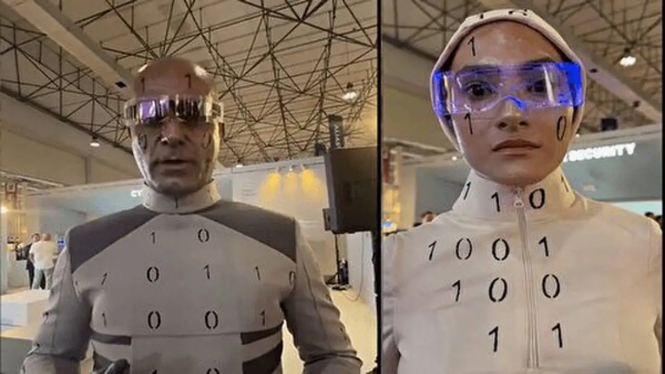 واکنش معاون پزشکیان به حضور انسان های ربات نما در نمایشگاه کیش + ویدئو  -  مسئولیتش با همان شرکت است