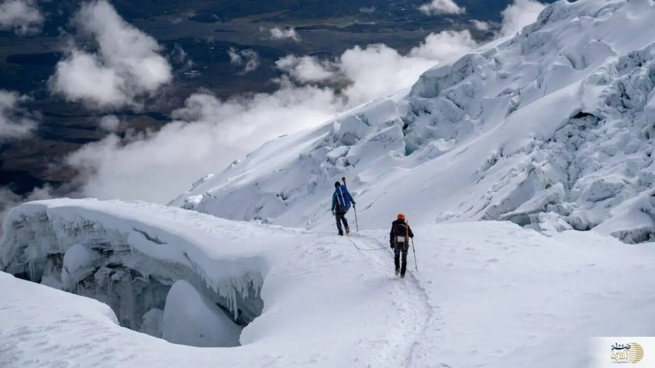 ویدیو  -  تلاش ها برای یافتن پیکر کوهنوردان زیر 10 متر برف