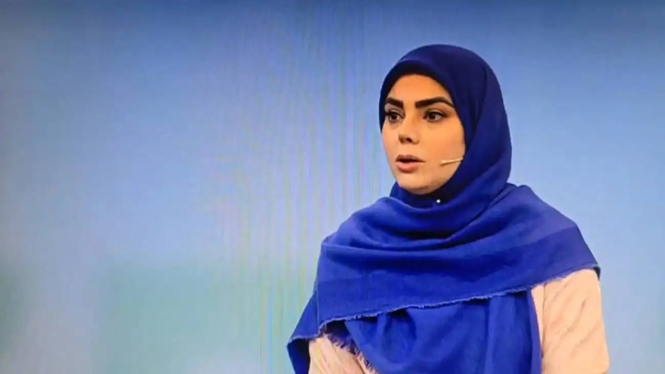 ویدیو  -  سوتی جالب مجری زن تلویزیون؛ ارائه اطلاعات غلط روی آنتن؟