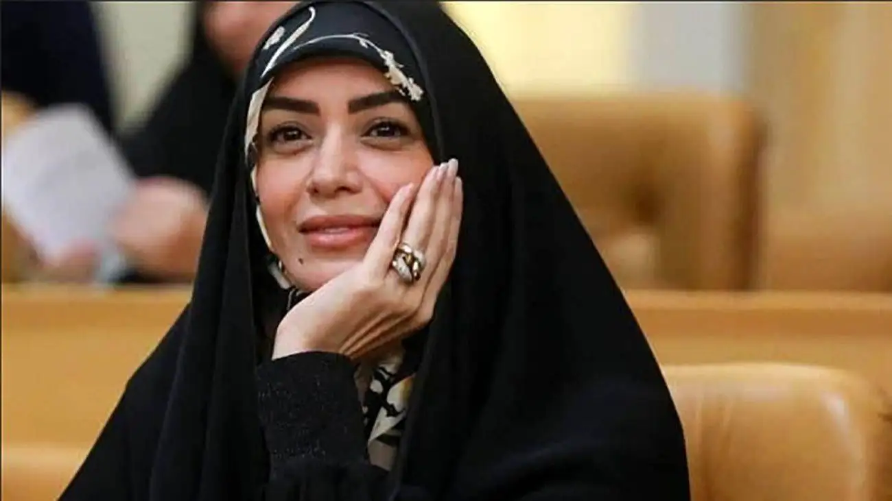 فیلم پرده برداری الهام چرخنده از حاشیه سازترین بخش زندگیش: بعد از اجرای سلام فرمانده به دختربچه خبرنگار گفتم. اما کار از کار گذشته بود !