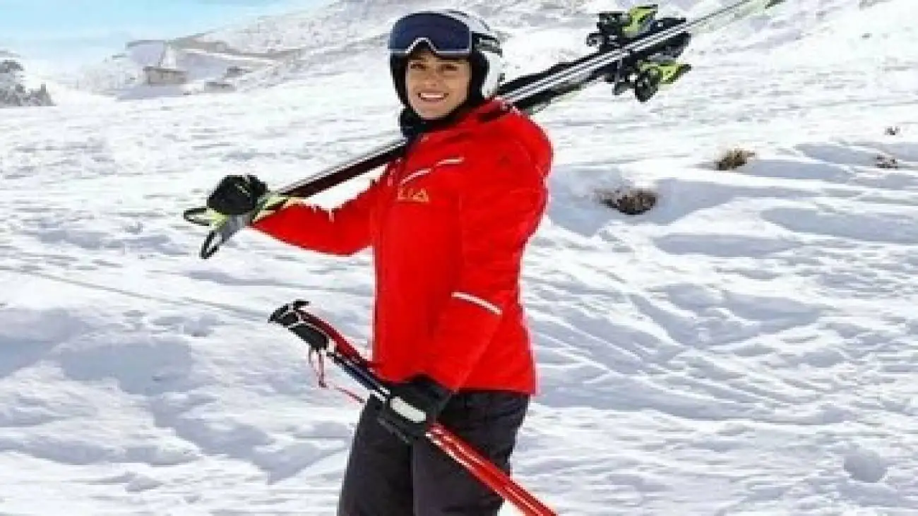 تصویر  -  بازگشت یک ورزشکار زن پناهنده به ایران