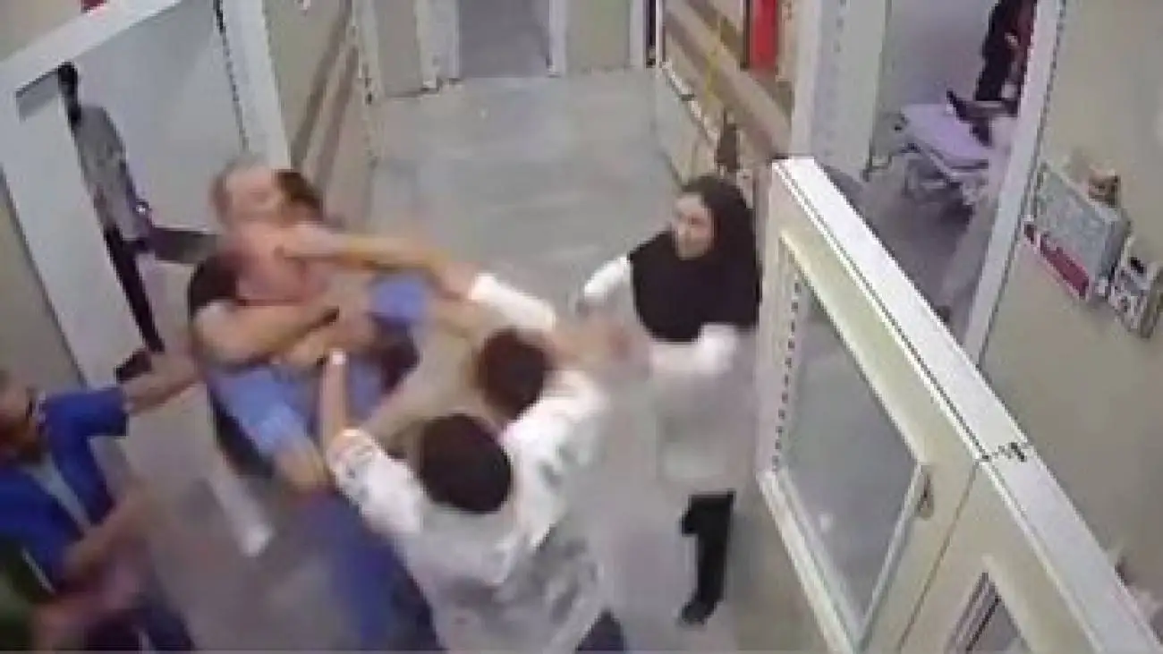 افزایش خشونت بر علیه کادر درمان - وزارت بهداشت پیگیر دفاع از حقوق کادر درمان باشد