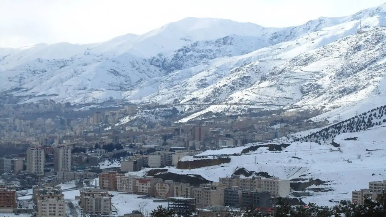 ویدیو  -   بارش برف، توچال تهران را سفیدپوش کرد