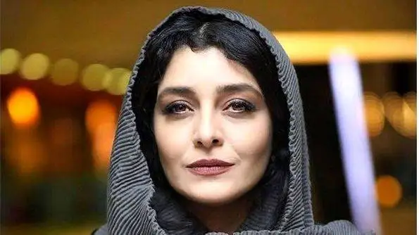 عکس -  استوری جدید(از ساره بیات)با استایلی زیبا در یک رستوران شیک و لاکچری