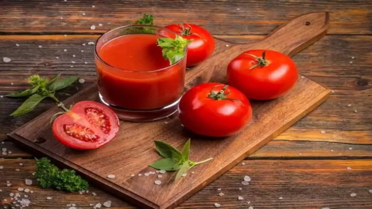 پوست گوجه فرنگی را چطور بکنیم؟ ؛ خواص بی نظیر گوجه فرنگی برای بدن