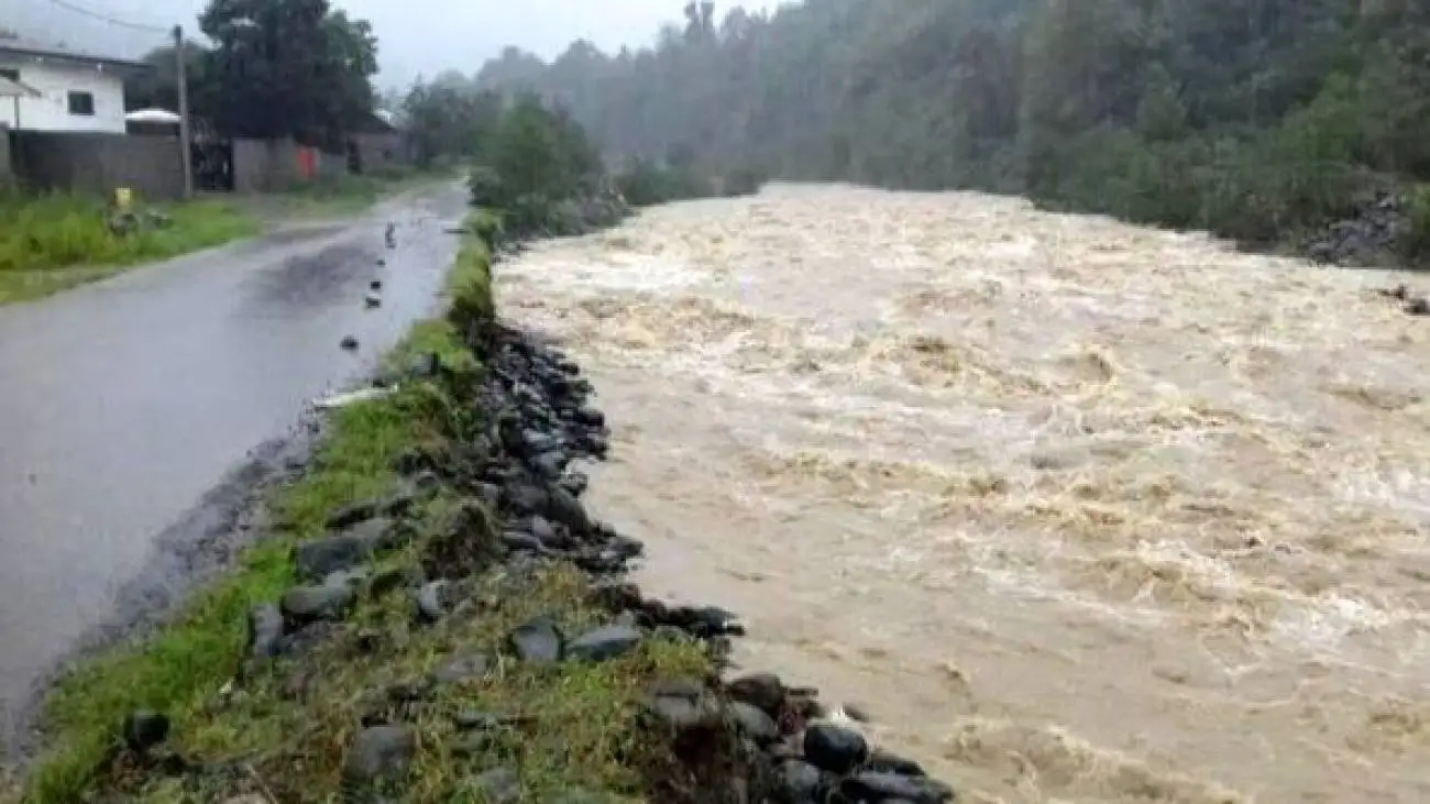 روزهای پایانی تابستان در مازندران  -  سیل و طغیان رودخانه ها در راه است