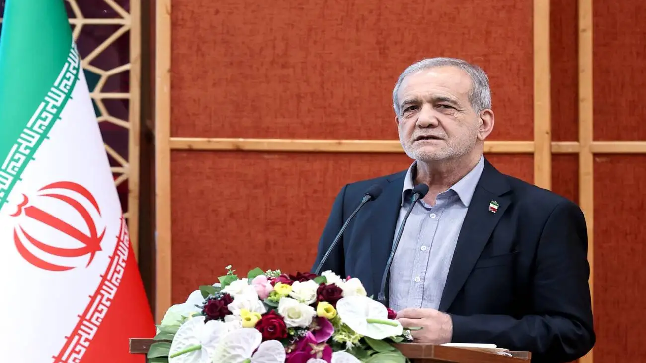 ویدیو  -  روایت پزشکیان از علاقه اش به فیلم و سینما در قبل از انقلاب!