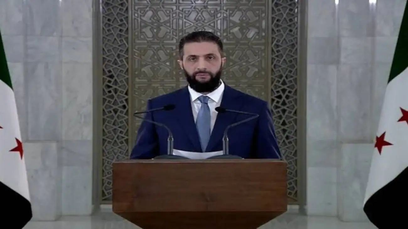 نخستین واکنش جولانی پس از حملات اسرائیل به سوریه؛ ما از جنگ نمی ترسیم، اما...  -  میان جنگ با اسرائیل یا واگذاری امکان توافق به شیوخ دروزی قرار داشتیم