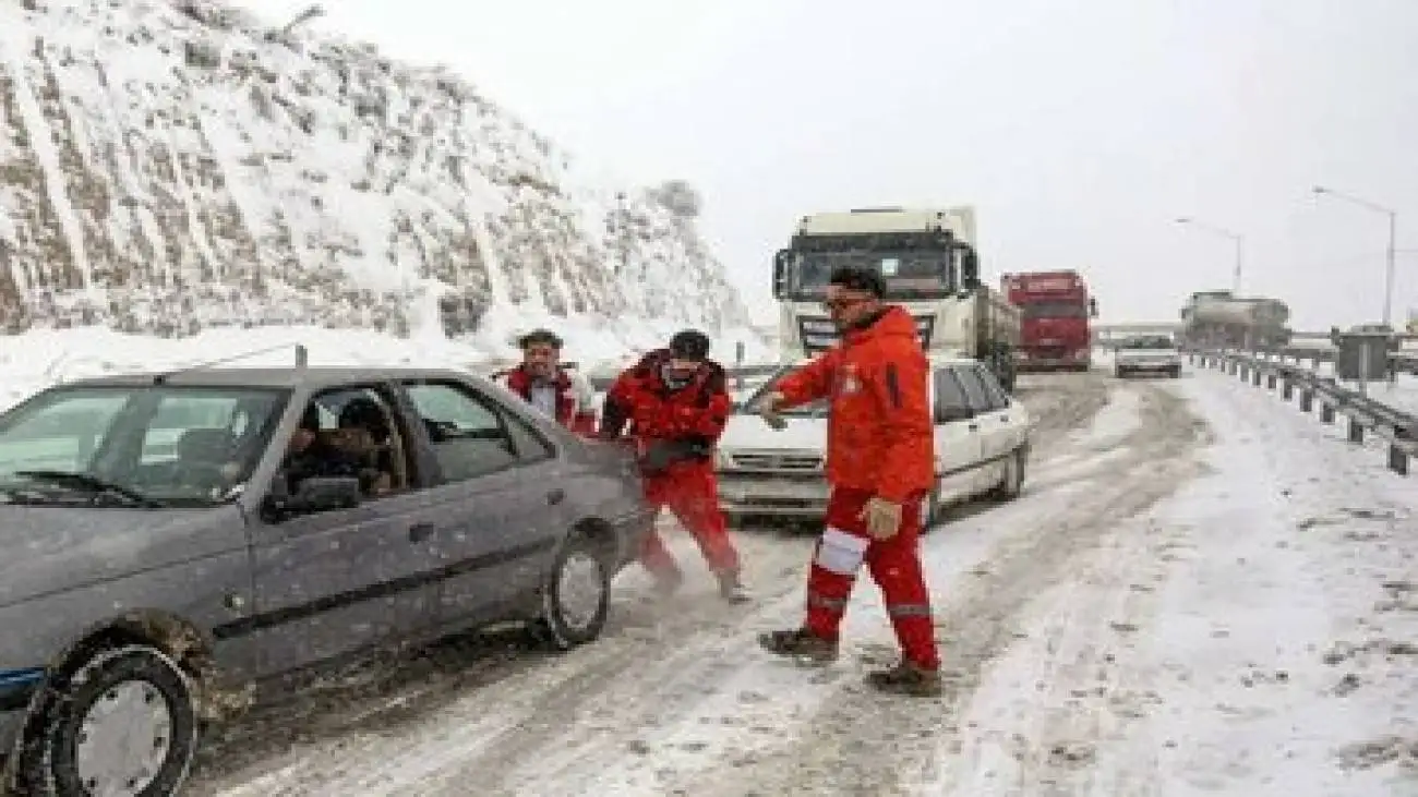 یخبندان در راه های کشور -  مردم، الان وقت سفر نیست