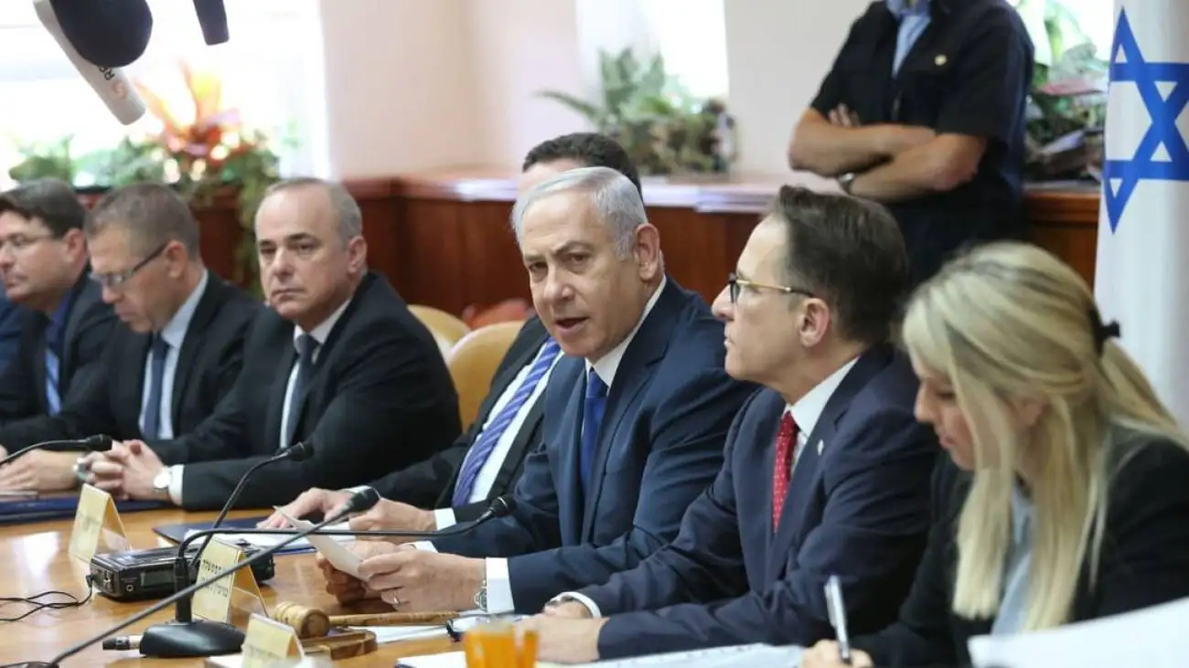 نتانیاهو: با مبارزه مردم ایران برای آزادی همسو هستیم؛ در مقطعی تاریخی قرار داریم!  -   400 کیلوگرم اورانیوم غنی شده باید از ایران خارج شود!