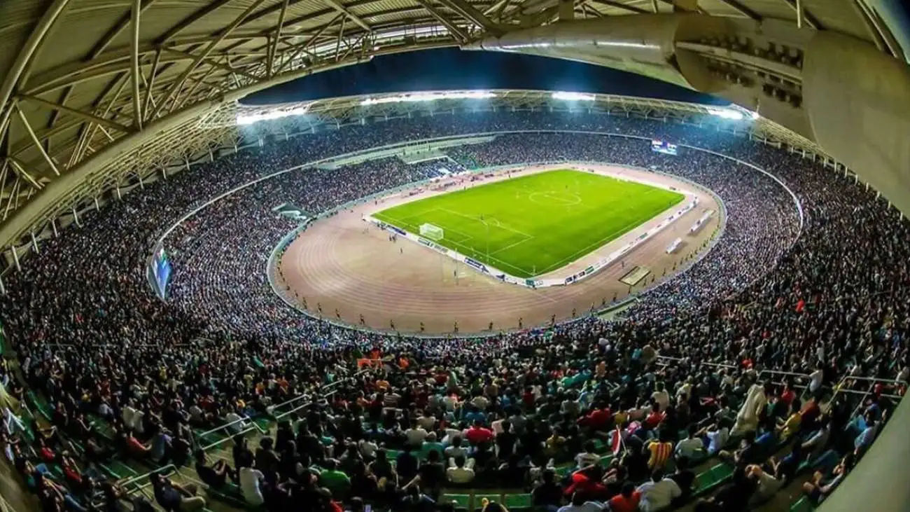 ویدیو  -   فریاد (لبیک یا حسین) پاسخ تماشاگران عراقی به اهانت هواداران سعودی