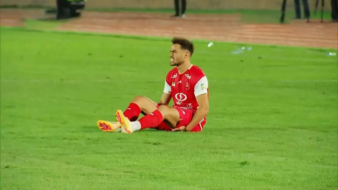خسته کننده ترین صحنه لیگ با تصمیم پرسپولیس