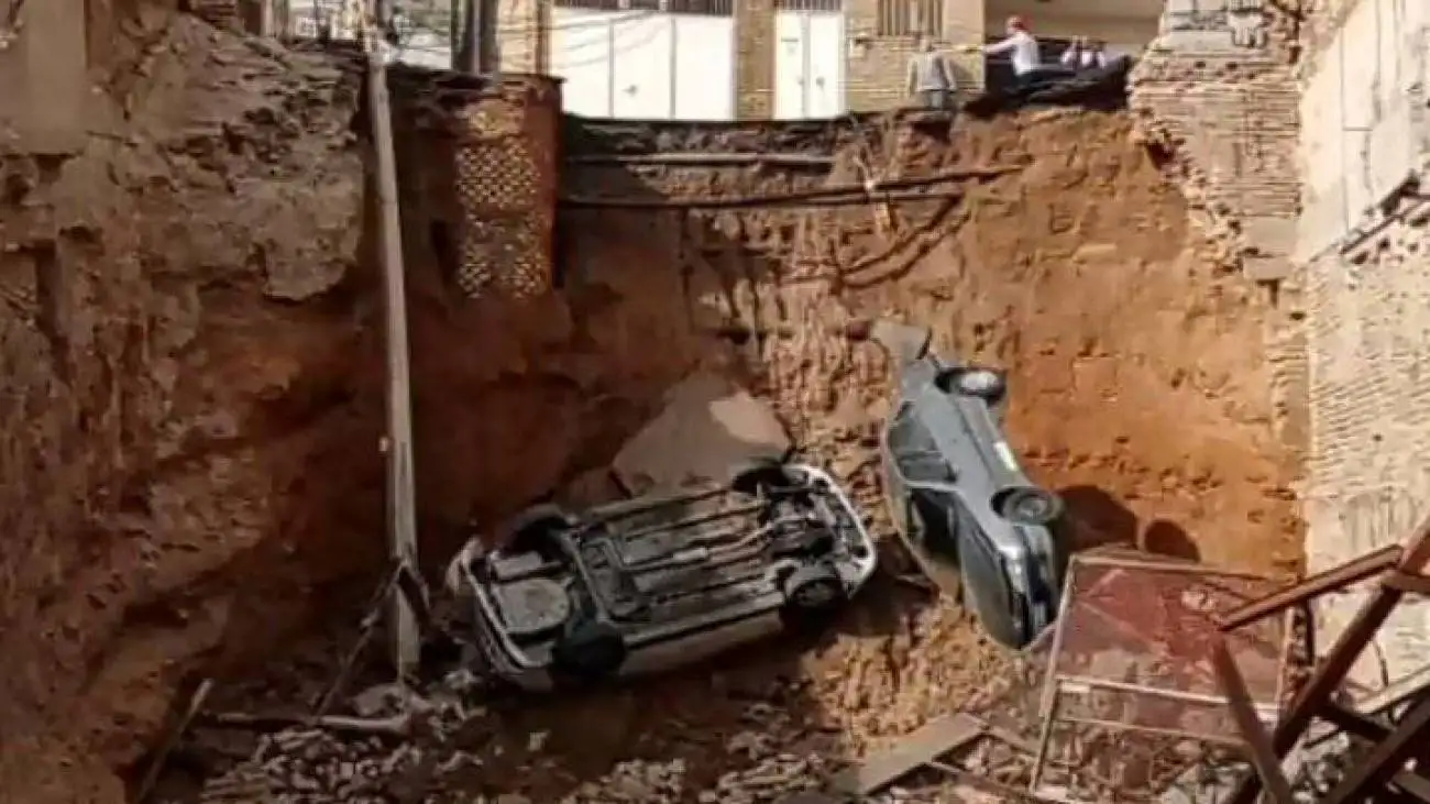 سقوط ناگوار چند خودرو در عباسی تبریز