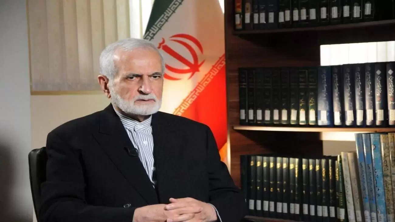 تصاویر - حرف های در گوشی کمال خرازی با پزشکیان در یک جلسه رسمی