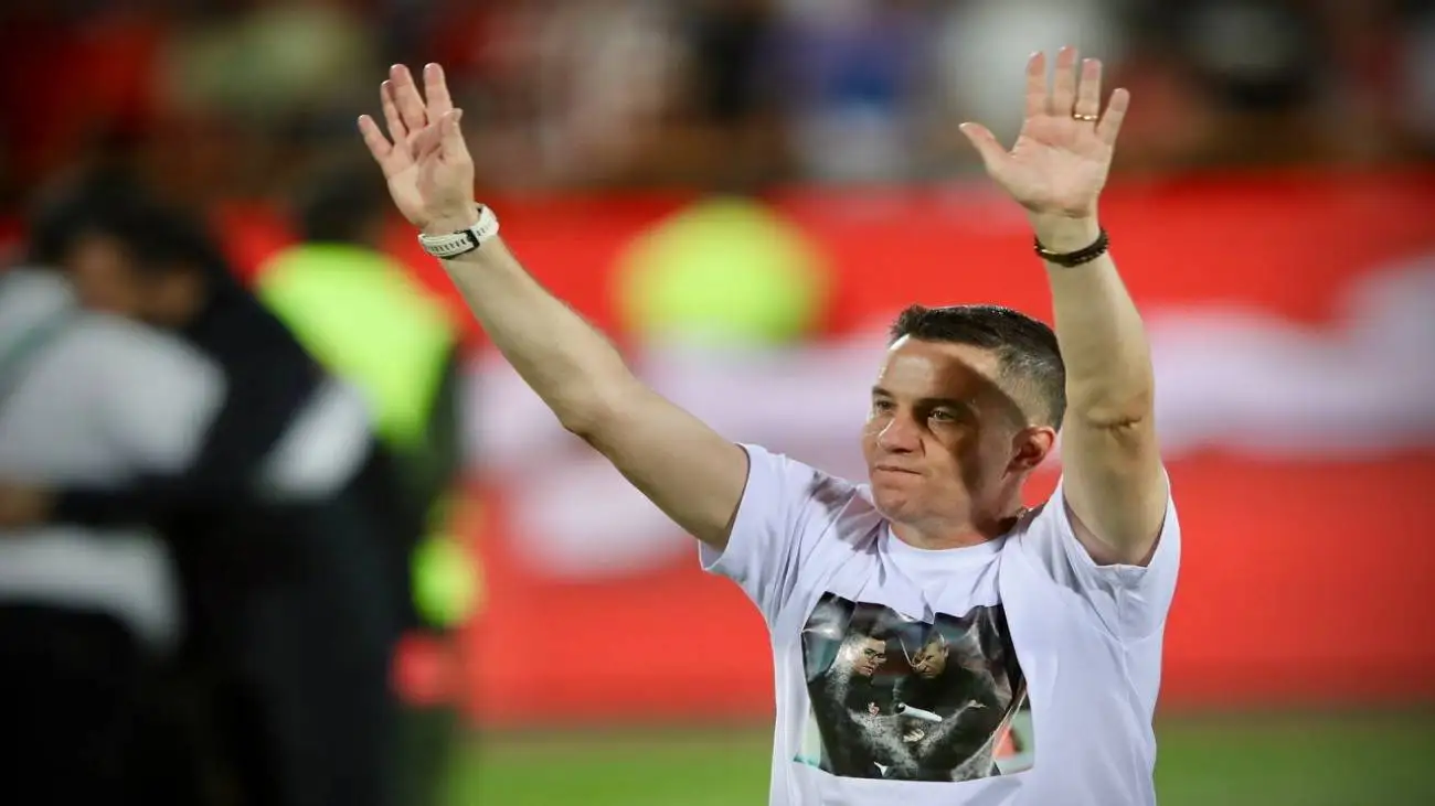 فوری  -  اوسمار ویرا با سه دستیار در تهران  -  پرسپولیس قرارداد  توافق شده را هم فرستاد