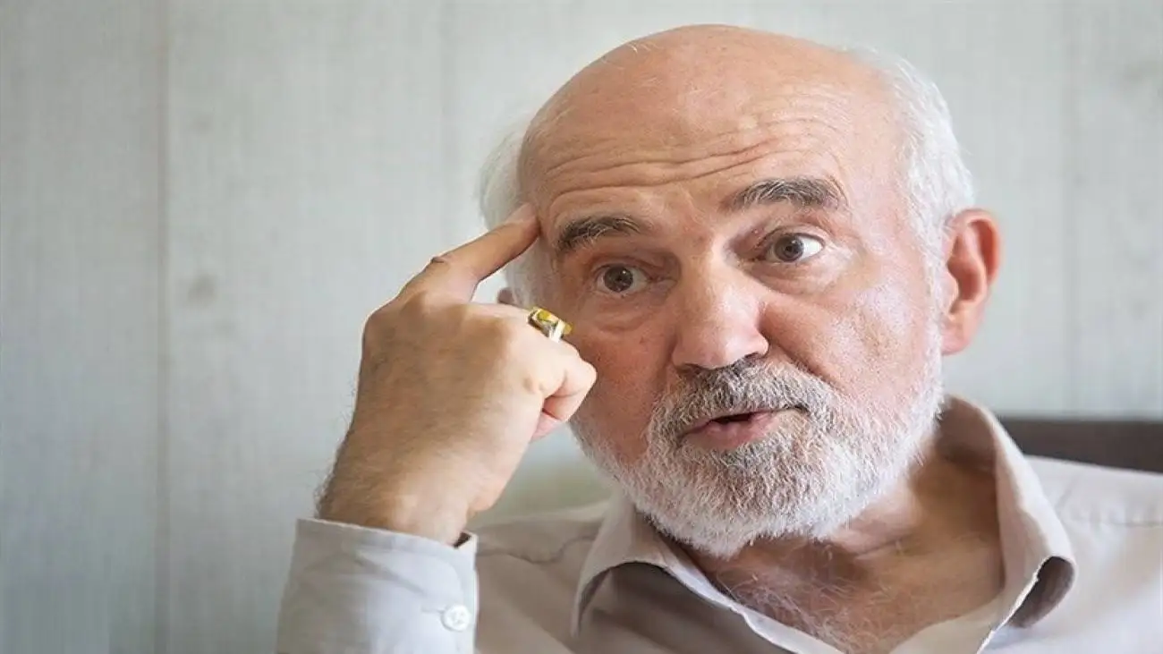 ویدیو  -   بدرقه و تشییع مرحوم احمد توکلی به سمت خانه ابدی