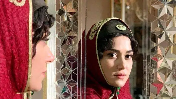 عکس سفر در زمان  -   (خدیجه تجریشی) سریال جریان بعد 4 سال در 41 سالگی