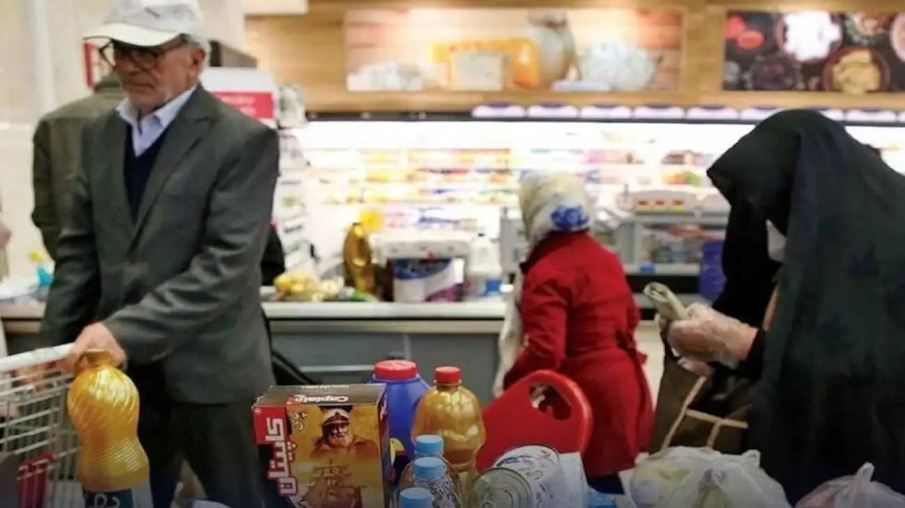 لازمه بهبود معیشت تدبیر است نه بازگشت به کوپنیسم   -  گران  کردن بنزین برای توزیع  کالابرگ، نشانه  فشل بودن دولت است