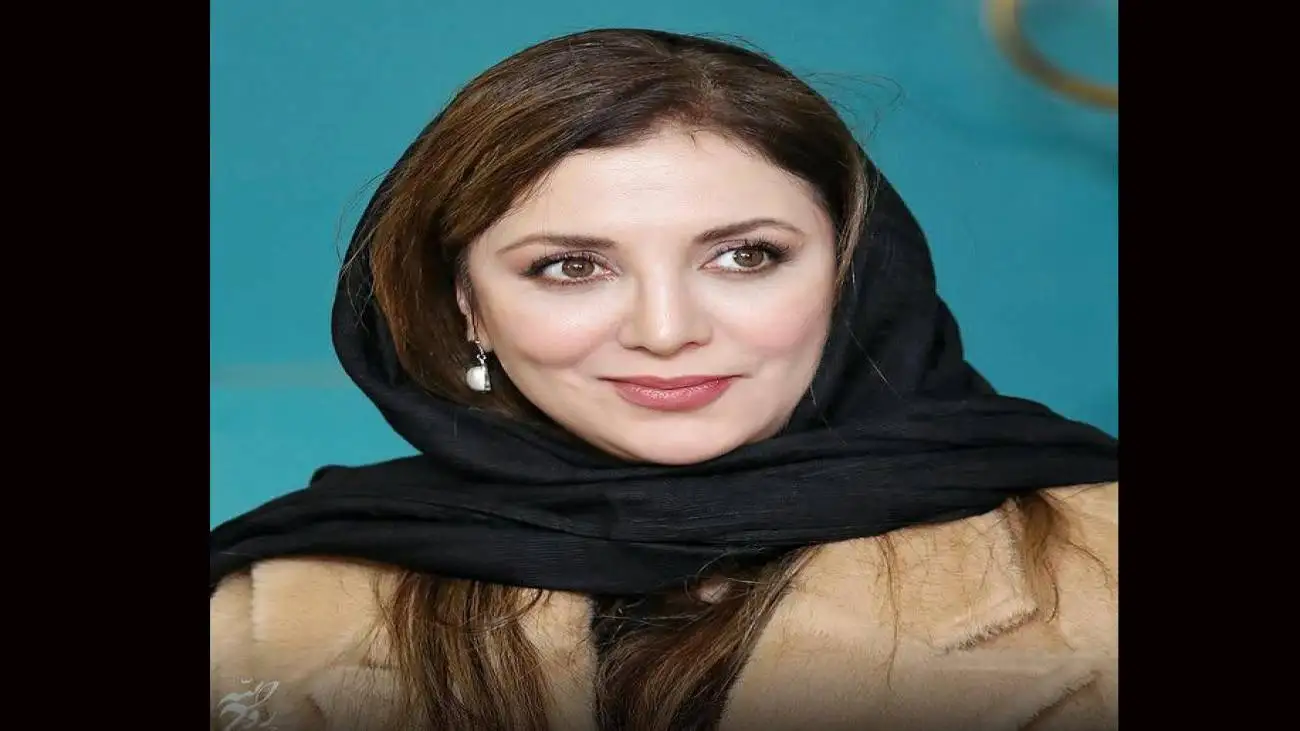 رویا میرعلمی روی صحنه می رود