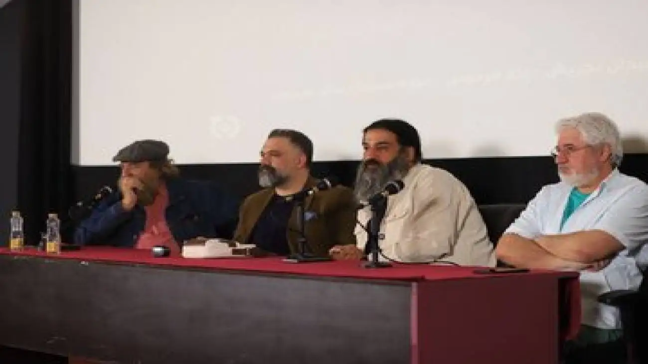 این فیلم بخشی ازتراژدی تاریخ معاصرایران است