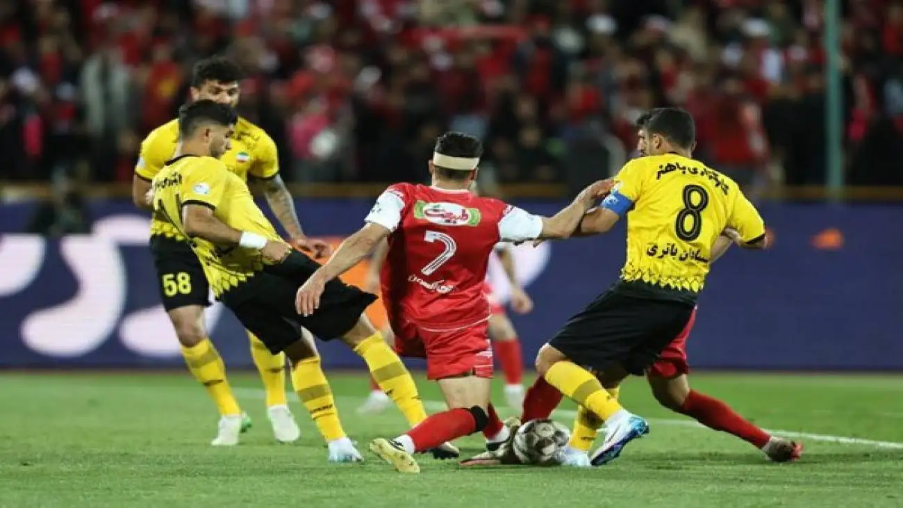 خروش بر علیه سروش؛ همسویی با هوادار پولدار تا ژست رهبری در پرسپولیس