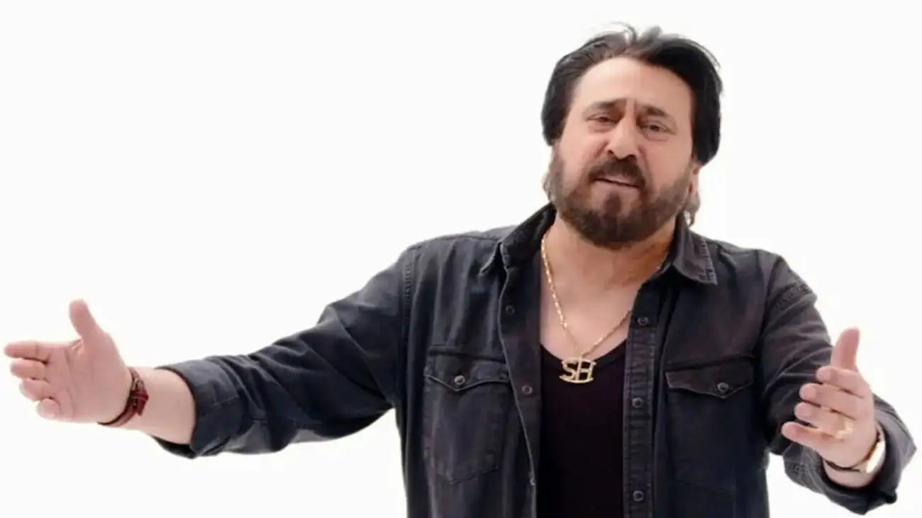 ویدیو  -  انتقاد تند شهرام شب پره از ابی: من او را به آمریکا آوردم اما دیگر جواب تلفن من را هم نمی دهد!