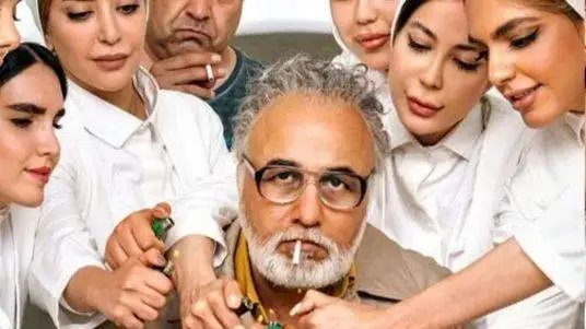 لحظه خریدن انگشتر توسط رضا عطاران بدون بادیگارد  -  مگه میشه با این همه ثروت اینقدر خاکی بود