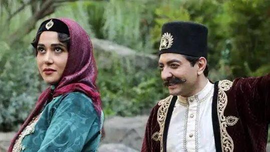 ویدیو  -  یادی کنیم از سکانسی فوق العاده و ماندگار از نخستین دیدار ناصرالدین شاه سریال جیران با پریناز ایزدیار دختر روستایی