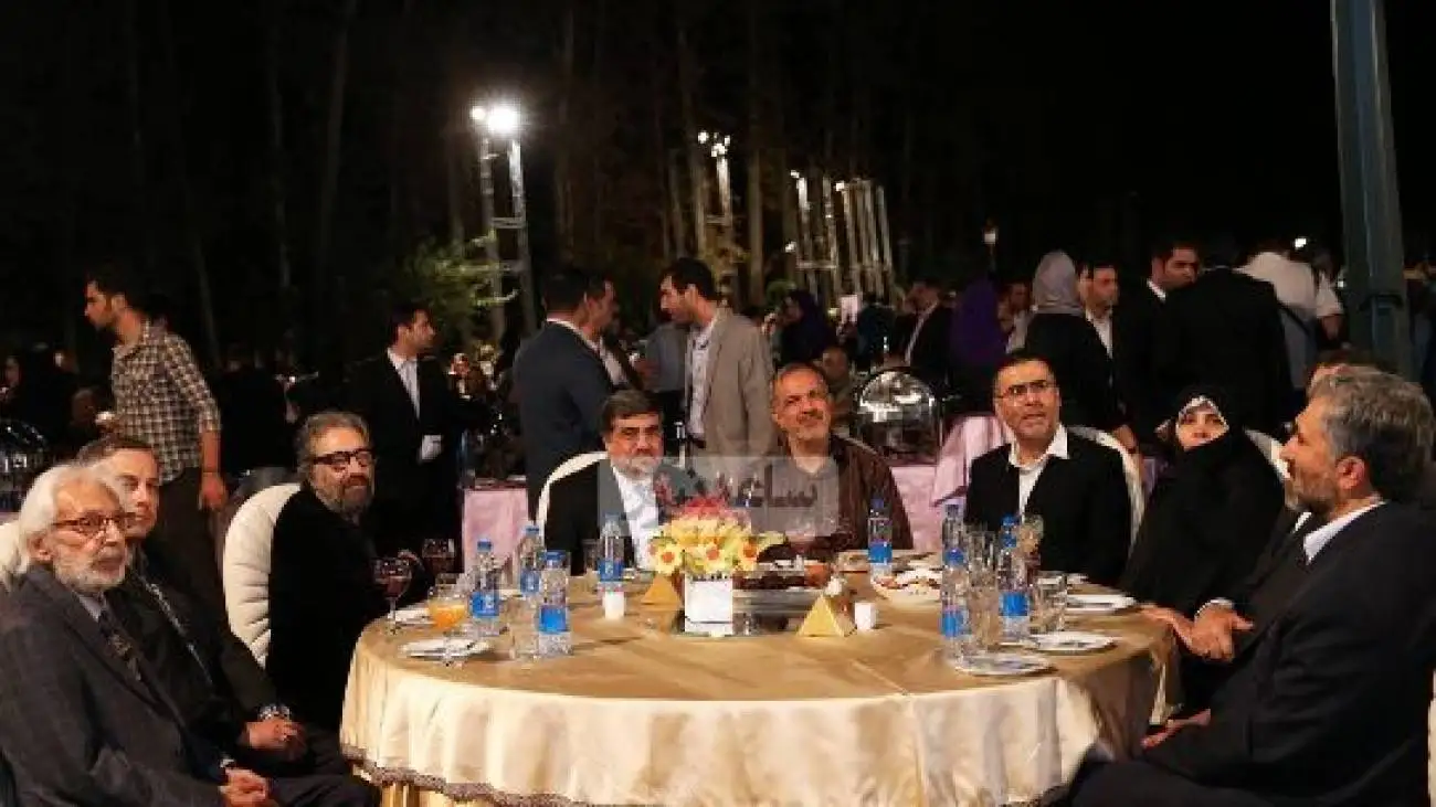 فیلم سفر در زمان  -  گردهمایی خاطره انگیز بازیگران زن و مرد ایرانی  24 سال قبل  -  از مرحوم آتیلا پسیانی تا نیکی کریمی و پارسا پیروزفر و ...