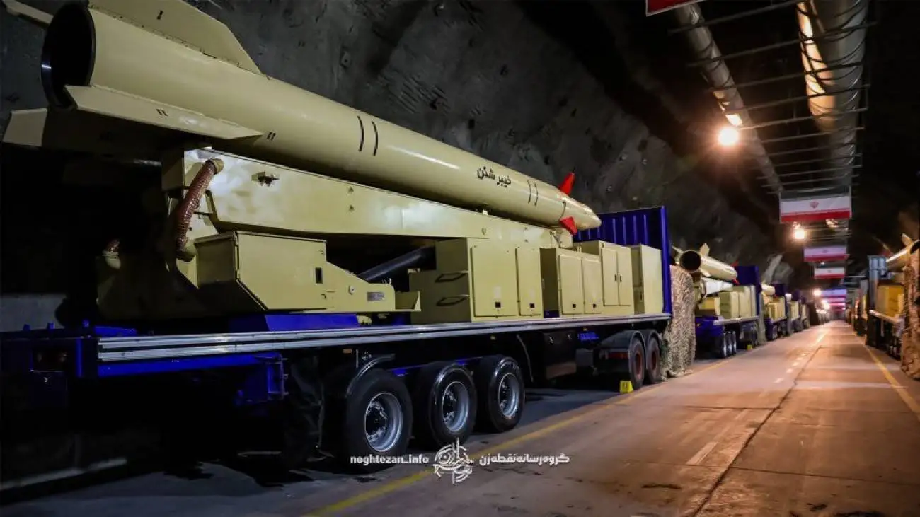 نیوزویک: ایران موشک های جدیدی را برای جنگ آماده می کند  -  زرادخانه موشکی زیرزمینی رونمایی شد