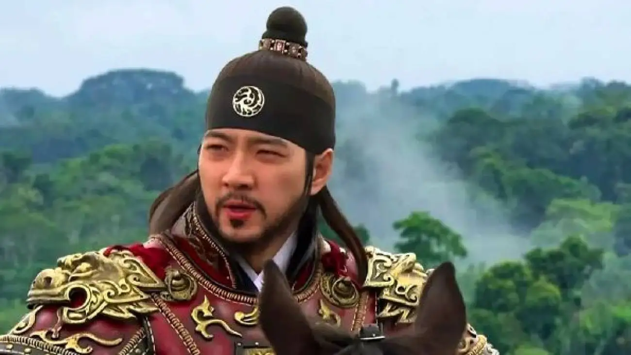 فیلم آواز و رقص جومونگ  -  بخاطر طرفدارهای کرمانجی چه رقص و بپر بپری میکنه  ... مبهوت میشید ...