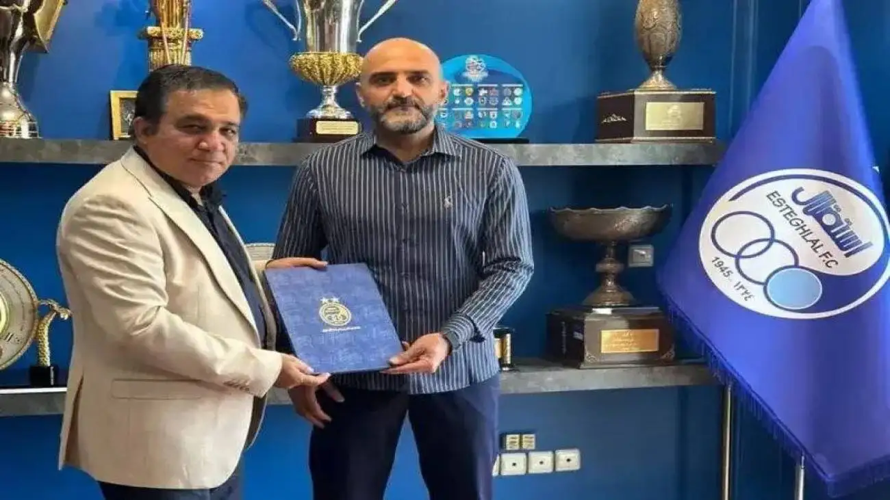 یک پرسپولیسی مربی استقلال شد  -  حکم جدید علی تاجرنیا برای بازیکن سابق قرمزها صادر شد