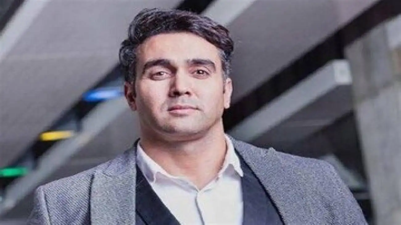 تصویر  -  استایل بازیگر ایرانی در سانتیاگو برنابئو برای تماشای ال کلاسیکوی امشب!