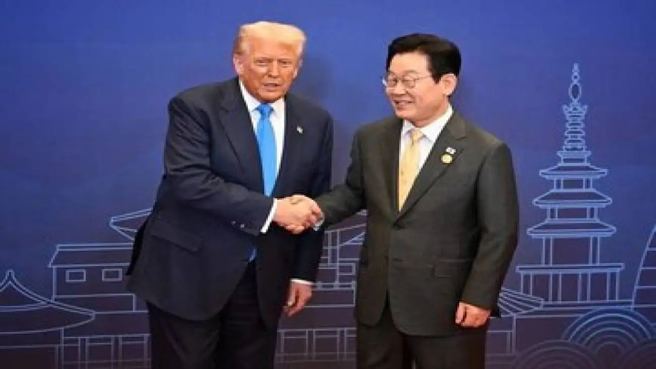 حمایت رسمی آمریکا از غنی سازی اورانیوم به کشور همسایه چین و کره شمالی  -  مجوز ساخت زیردریایی های تهاجمی با پیشران هسته ای