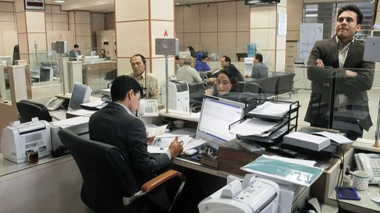 وام های میلیاردی برای مدیران، صف انتظار برای مردم!  -  ابهام در عدالت پرداخت وام