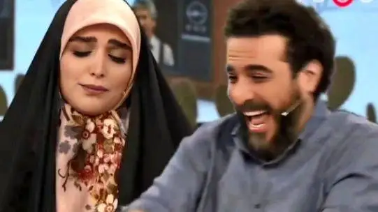 فیلم ذوق و خوشحالی محسن کیایی از ناراحتی مژده لواسانی  -  خدا را شکر میکنم که تونستم بالاخره گریه شما را در بیارم !