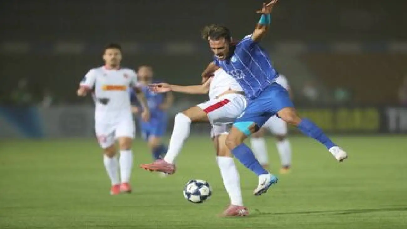 جدایی مدافع استقلال منتفی شد