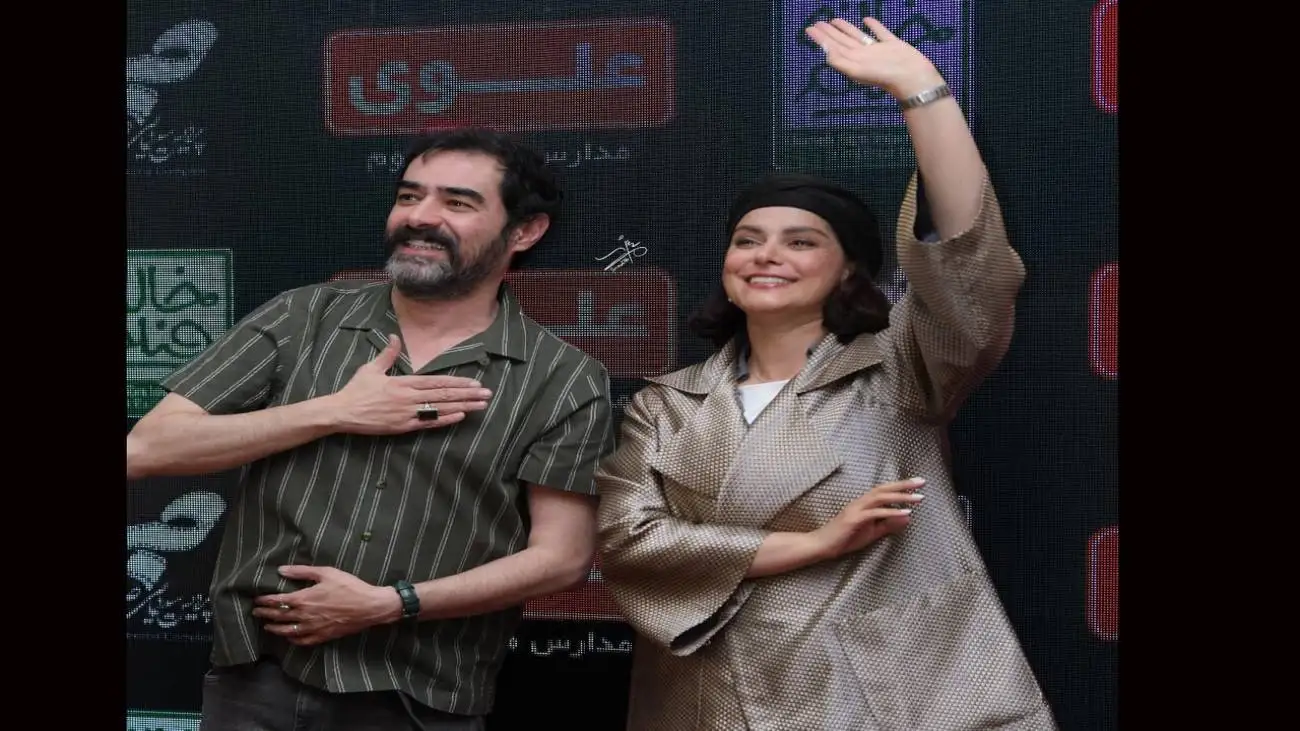 لحظه ورود شهاب حسینی به سینما و هیاهوی مردم  -  ببینید