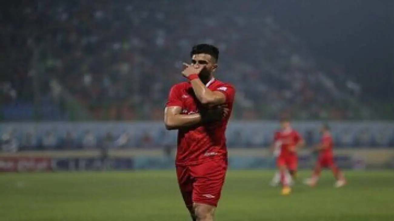 یک پرسپولیسی زیر ذره بین استقلال