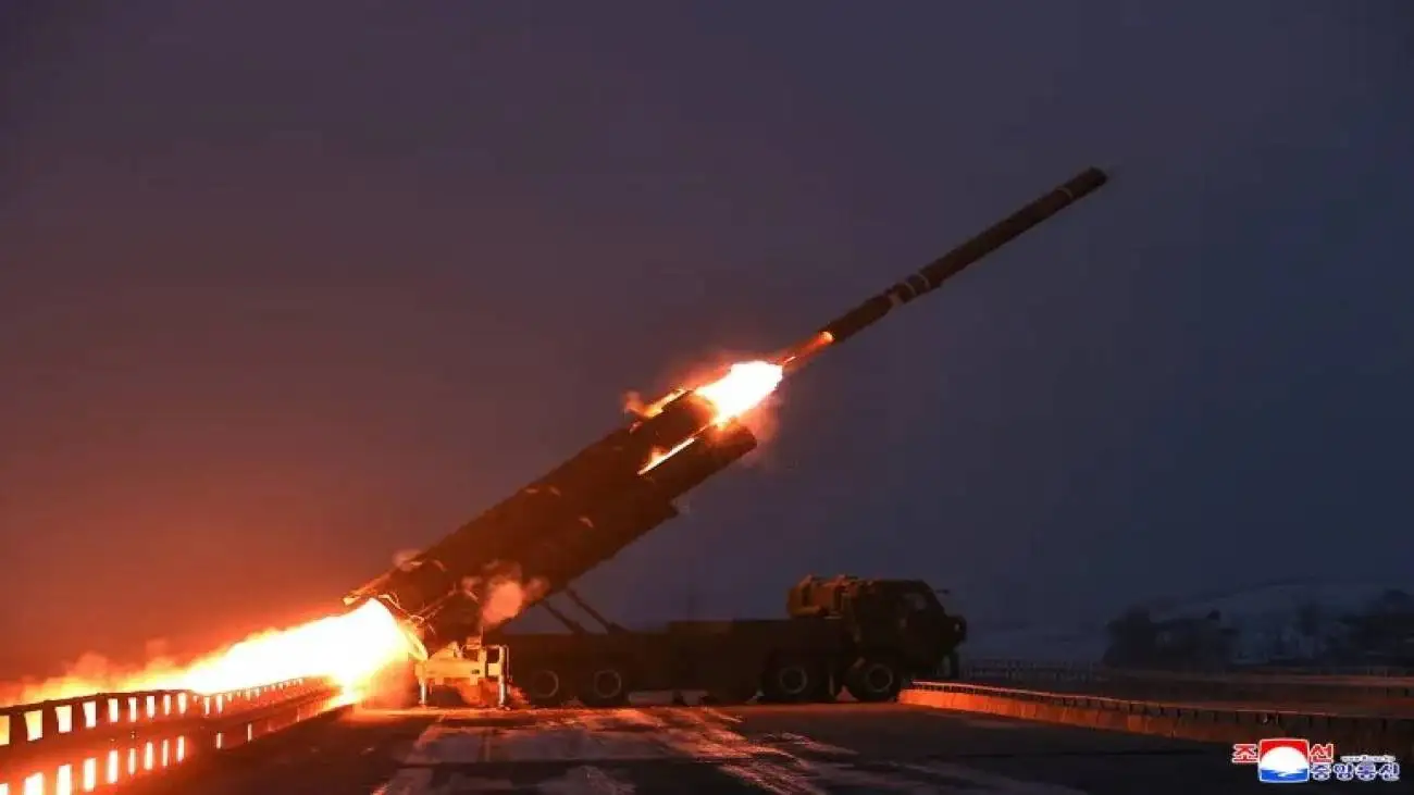 کره شمالی در حضور کیم موشک کروز دوربرد شلیک کرد  -  2کشور نگران شدند