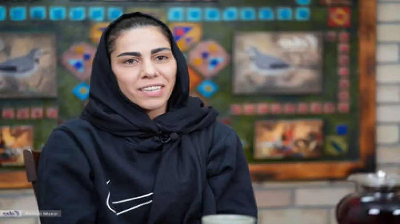 افشاگری های کاپیتان در کافه خبر - از عشق به عابدزاده تا پوشیدن پیراهن استقلال! - قهرمان های بی تصویر؛ چرا کسی این زنان را نمی بیند؟