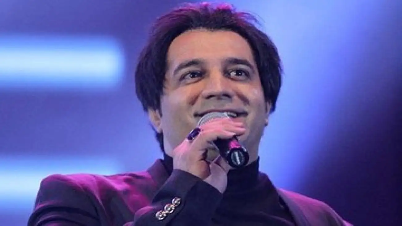 تصویر  -  شوخی جالب مرحوم امید جهان با عکس خود در دوران سربازی و مقایسه با محمدرضا گلزار