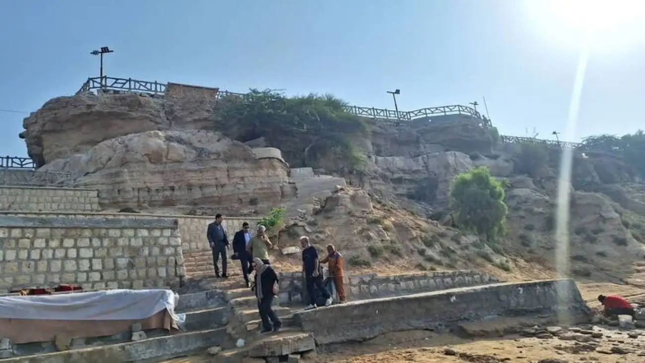 طرح زیپ  لاین  قلعه تاریخی ریشهر متوقف شد  -  شهرداری در پی محل جایگزین  + ویدیو