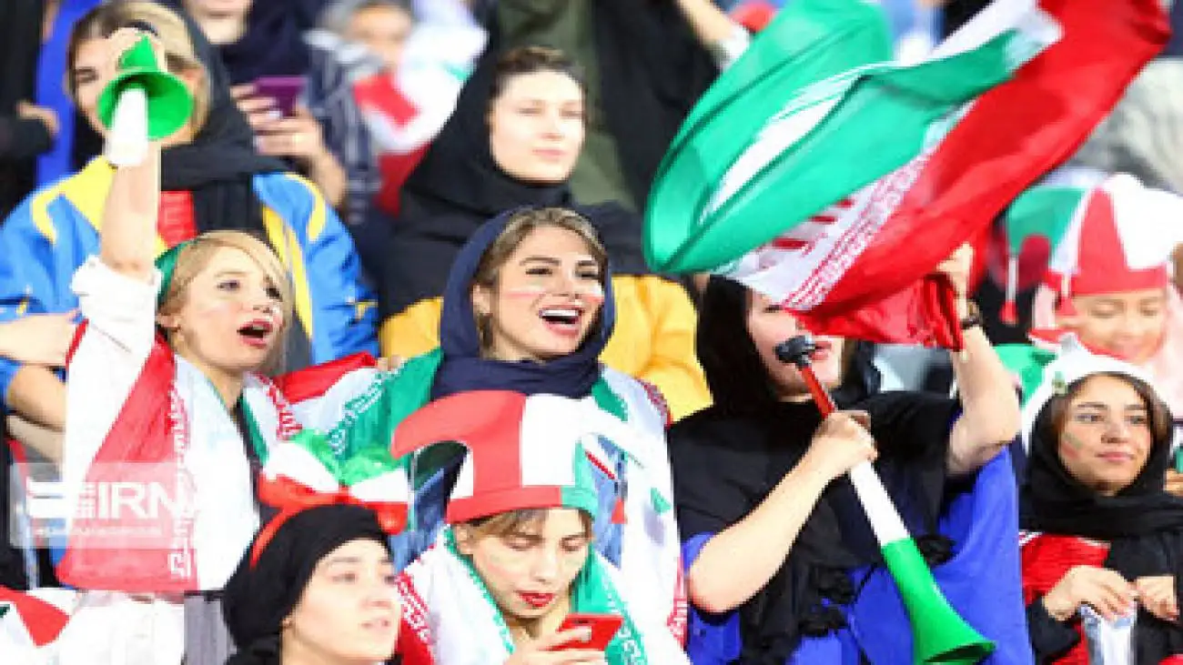 بازی ایران - کره شمالی با حضور تماشاگران زن در مشهد