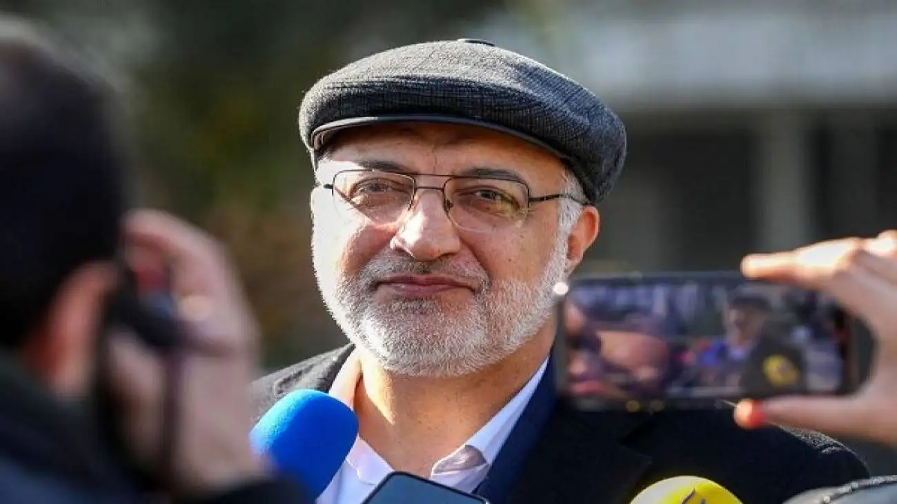 ویدیو  -   وعدۀ 3 سالۀ شهردار تهران، پشت ترافیک ماند!